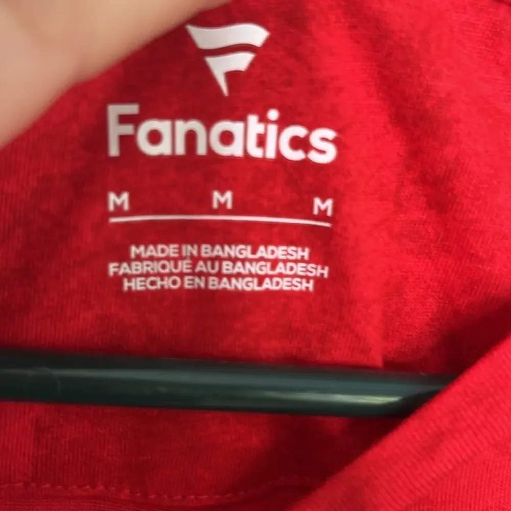 Kids Fanatics NHL Blackhawks Tee Size Medium